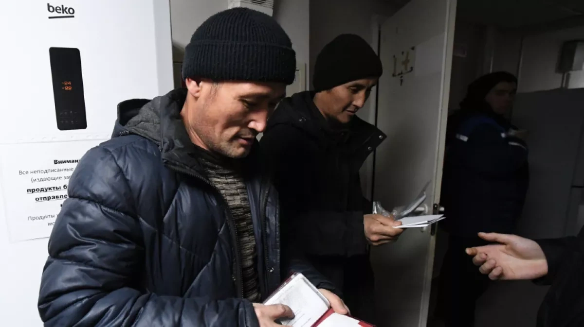 Russia considers denying residency to migrants with criminal records