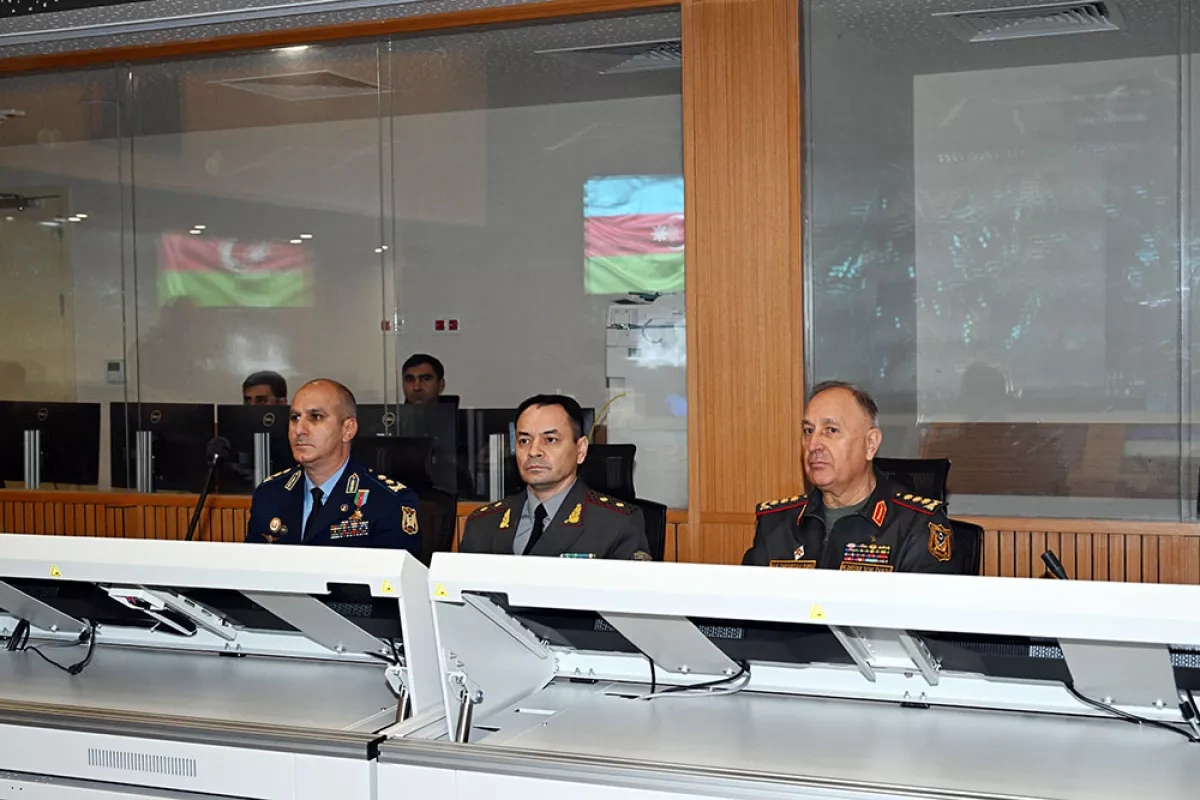 Azerbaijan briefs Uzbek military delegation on cybersecurity, combat control systems Photo