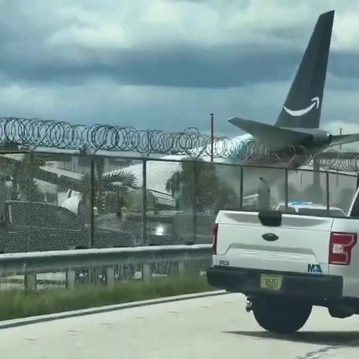 Five killed as Amazon Air cargo plane overshoots runway in Miami VIDEO