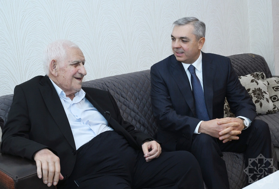 People's Poet Nariman Hasanzade presented with “Heydar Aliyev” Order (PHOTO)