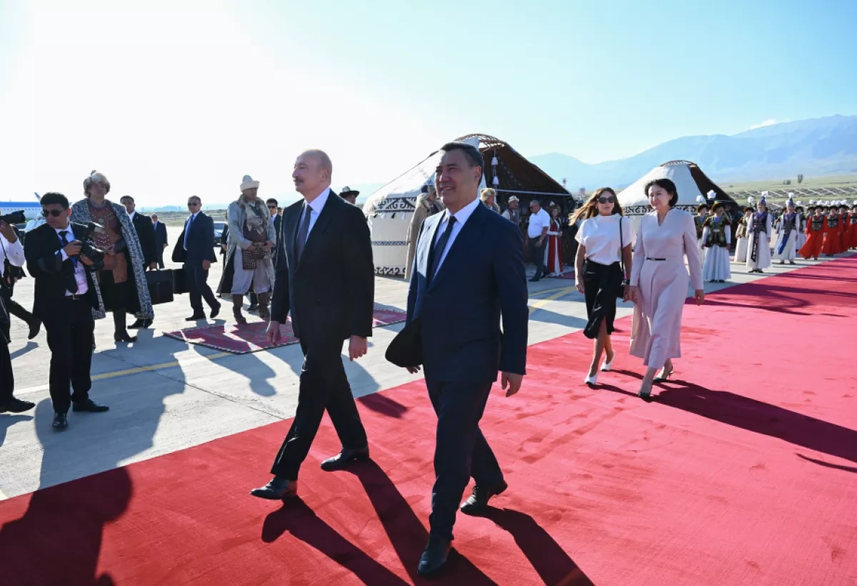 Azerbaijani president begins state visit to Kyrgyzstan PHOTO