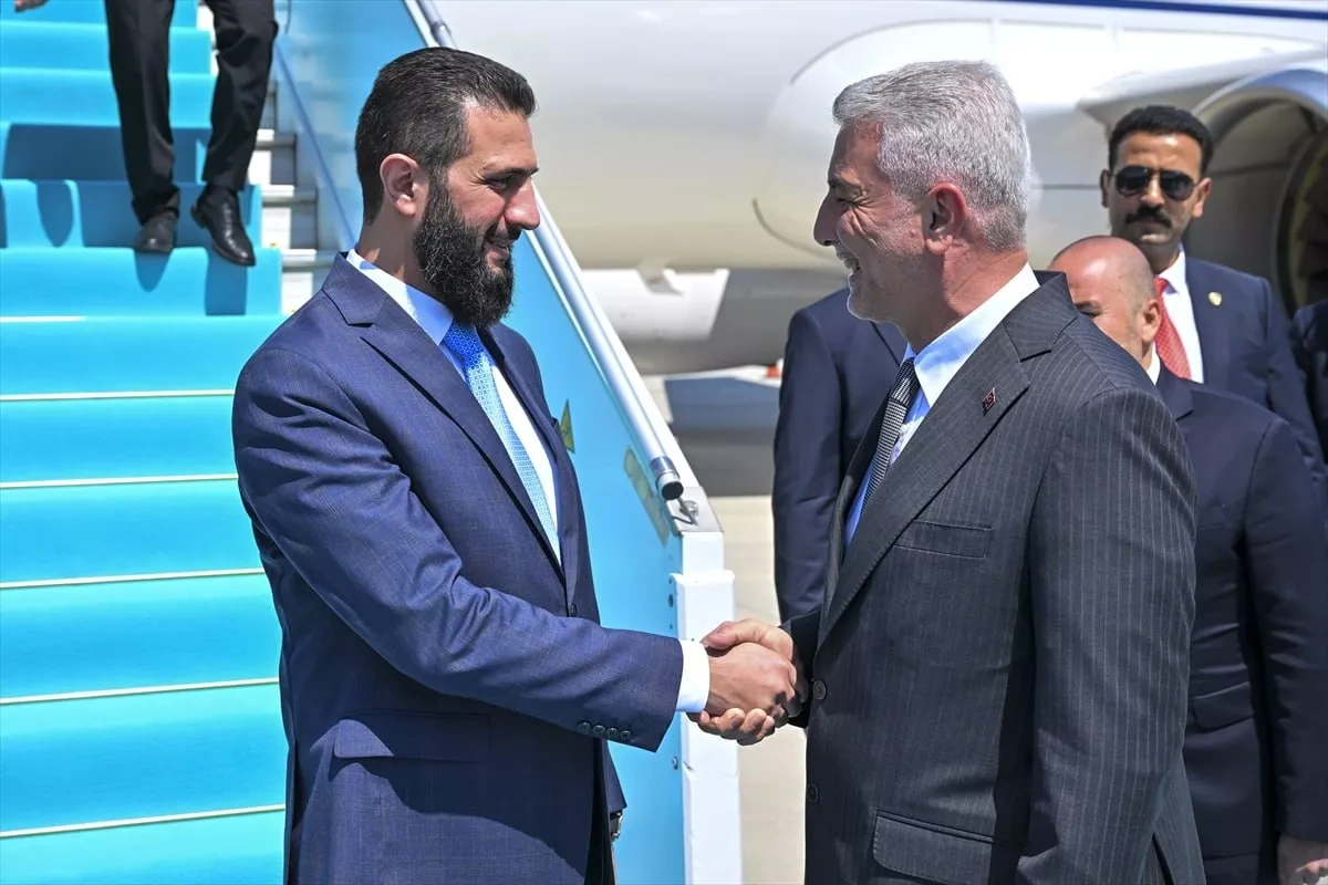 Syrian president arrives in Ankara for NATO summit PHOTO