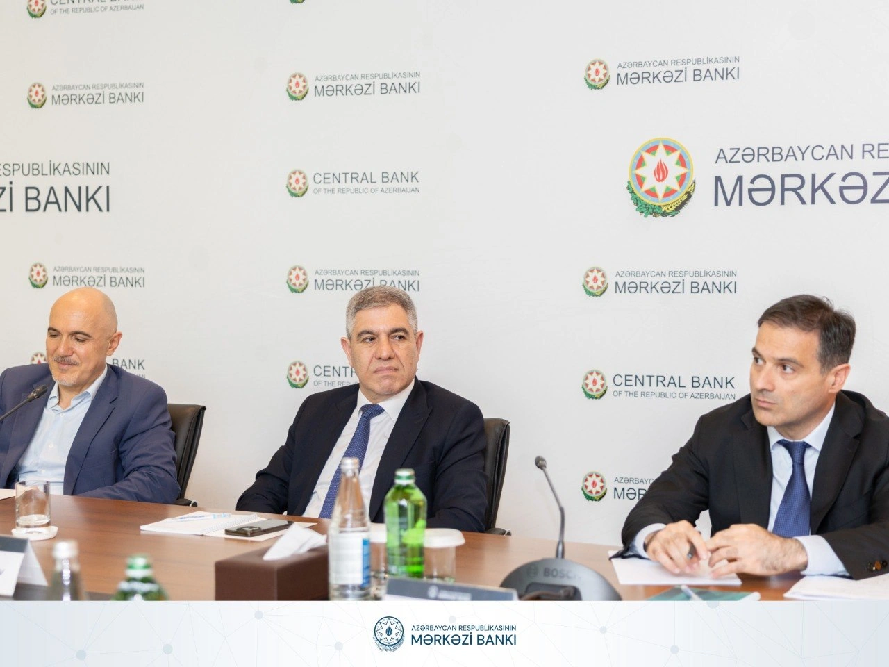 Azerbaijani Central Bank discusses macroeconomic situation with experts (PHOTO)