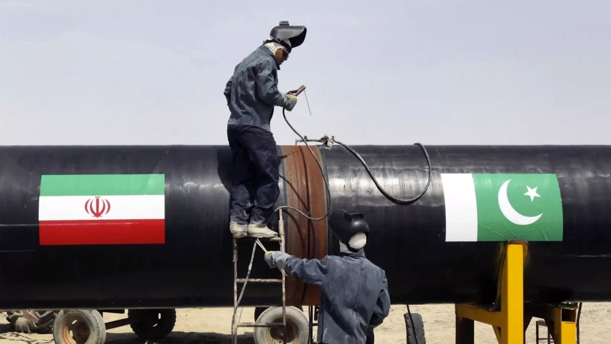 Illegal fuel flow reported on Iran–Pakistan border VIDEO