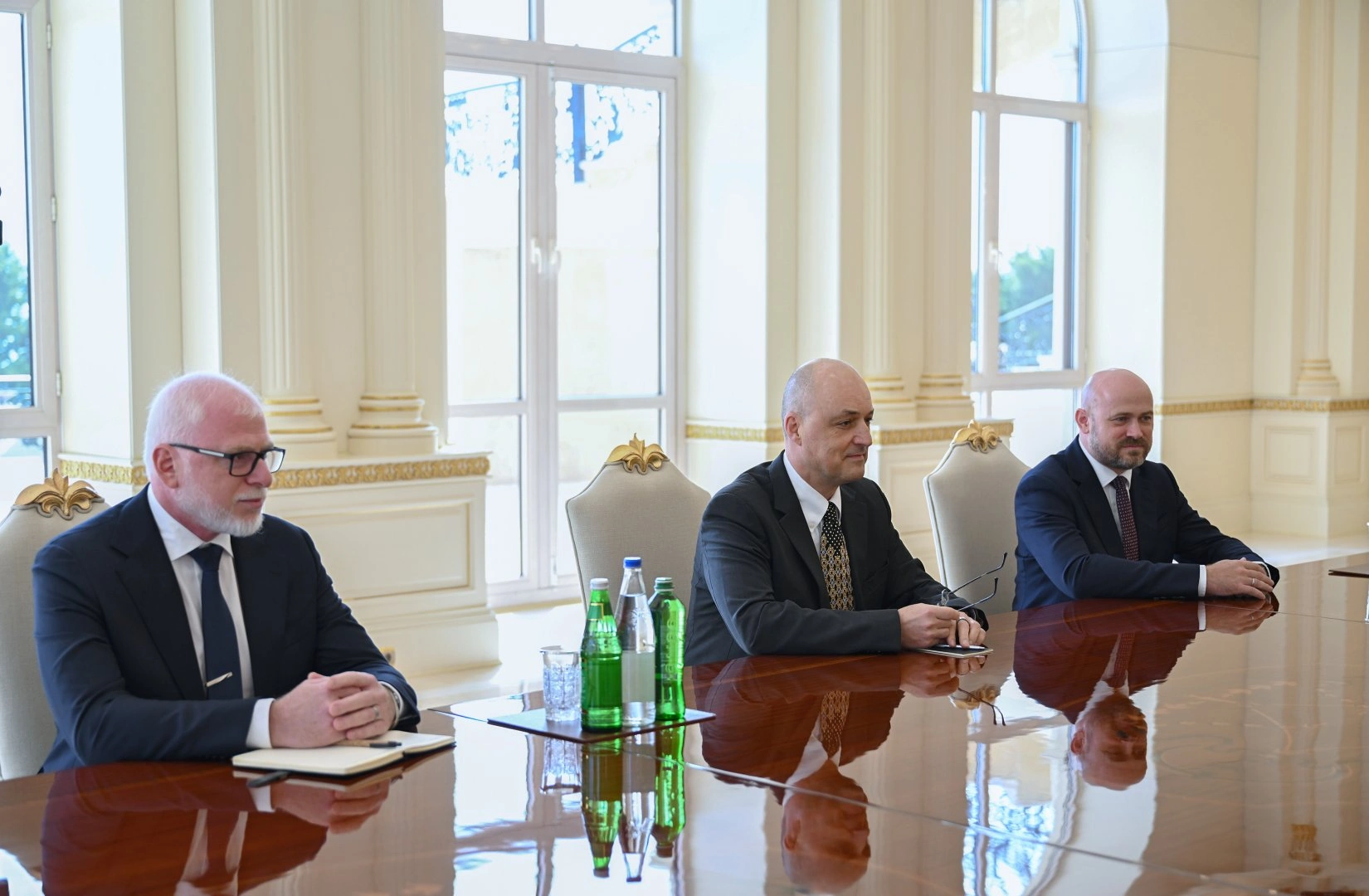 President Ilham Aliyev receives delegation from John Deere (PHOTO)