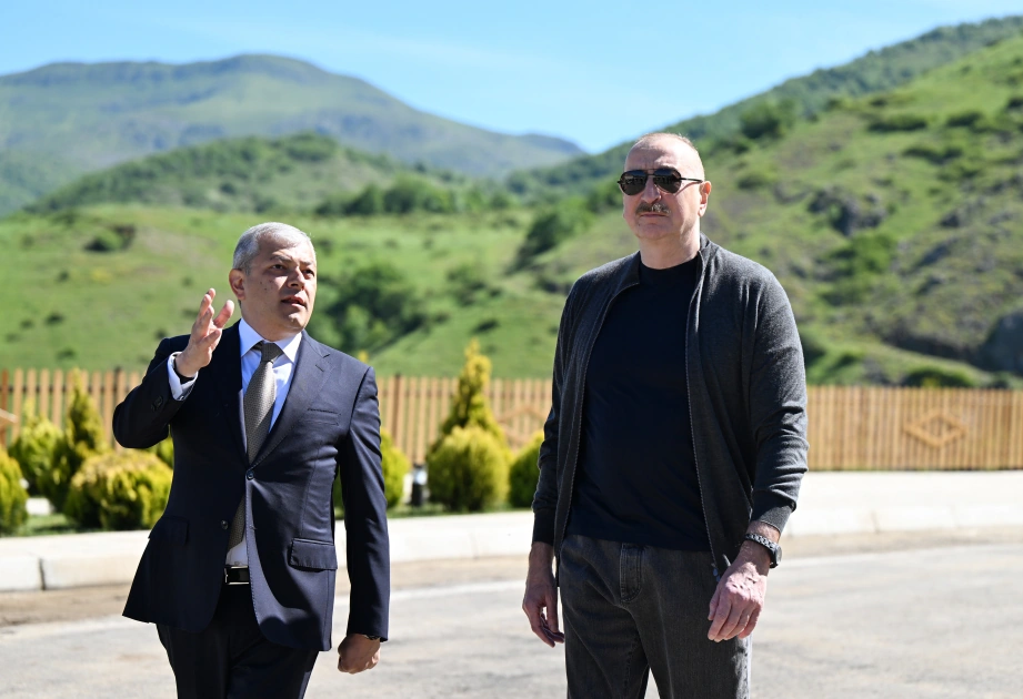 President Ilham Aliyev inspects reconstruction progress in Boyuk Galaderesi village of Shusha district, meets with residents (PHOTO)