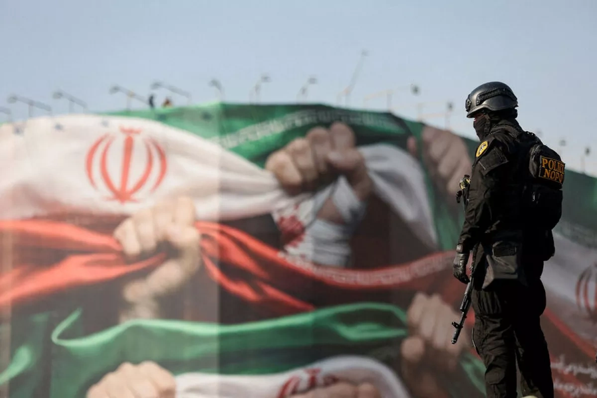 Senator Warner doubts US capacity to exert full pressure on Iran