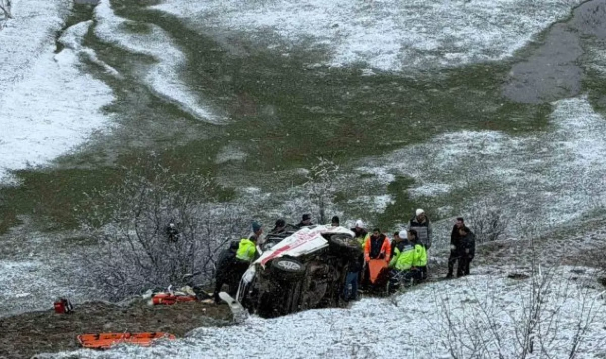 Ambulance plunges into ravine in Türkiye’s Artvin province, one dead PHOTO