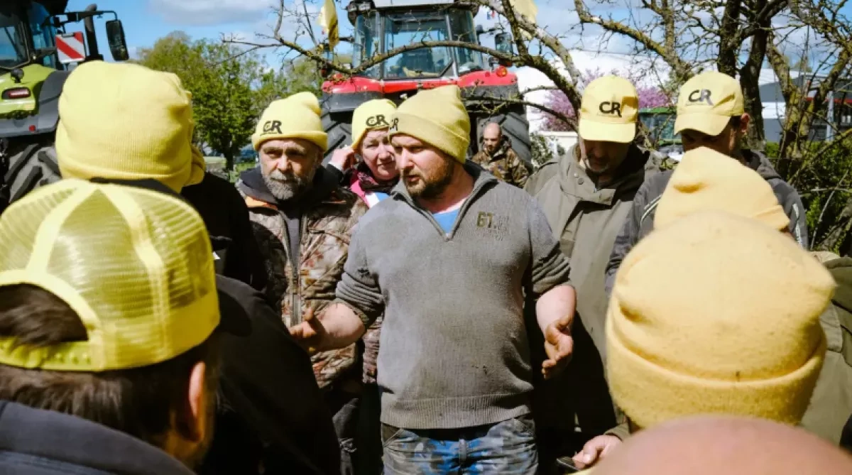 French workers stage sit-in in Paris over rising fuel prices, energy costs