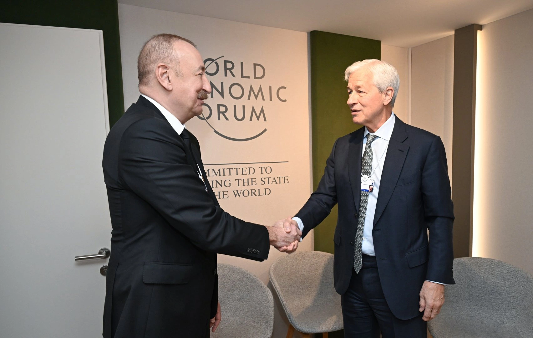 President Ilham Aliyev meets with Chairman and CEO of J.P. Morgan in Davos (PHOTO)