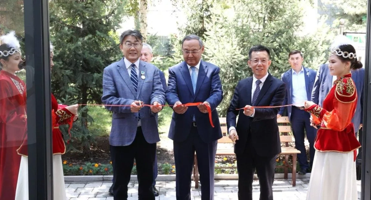 Kazakhstan, China open joint biosafety laboratory PHOTO