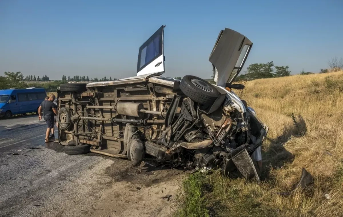 At least 11 dead as tourist bus overturns in Mexico Photo