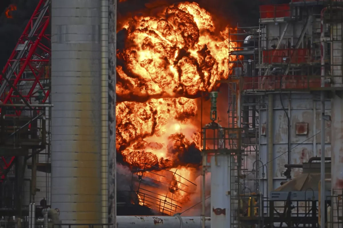 ASTRA: Russian chemical plant in Stavropol on fire after drone attack PHOTO / VIDEO