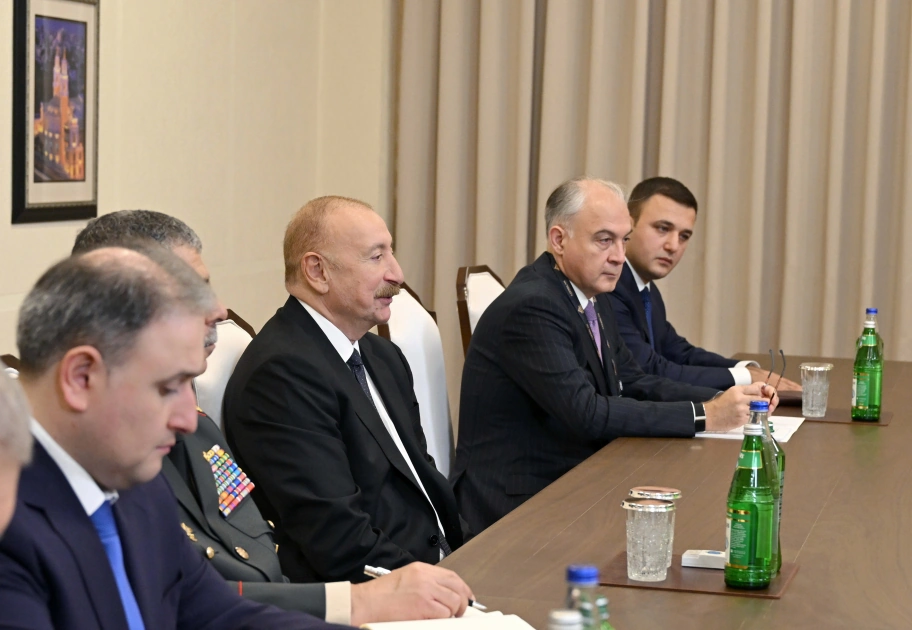 President Ilham Aliyev receives UK Minister of State for Defense (PHOTO)
