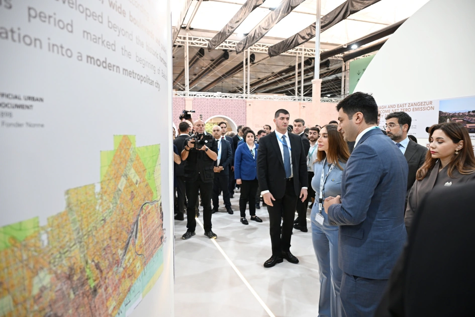 Heydar Aliyev Foundation VP Leyla Aliyeva and Head of Baku Media Center Arzu Aliyeva visit Urban Expo exhibition (PHOTO)