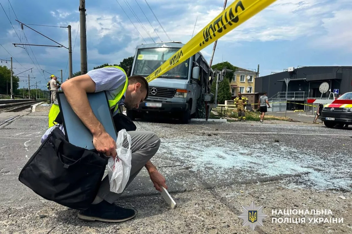 Train-minibus collision in Ukraine leaves four dead, 13 injured PHOTO/VIDEO