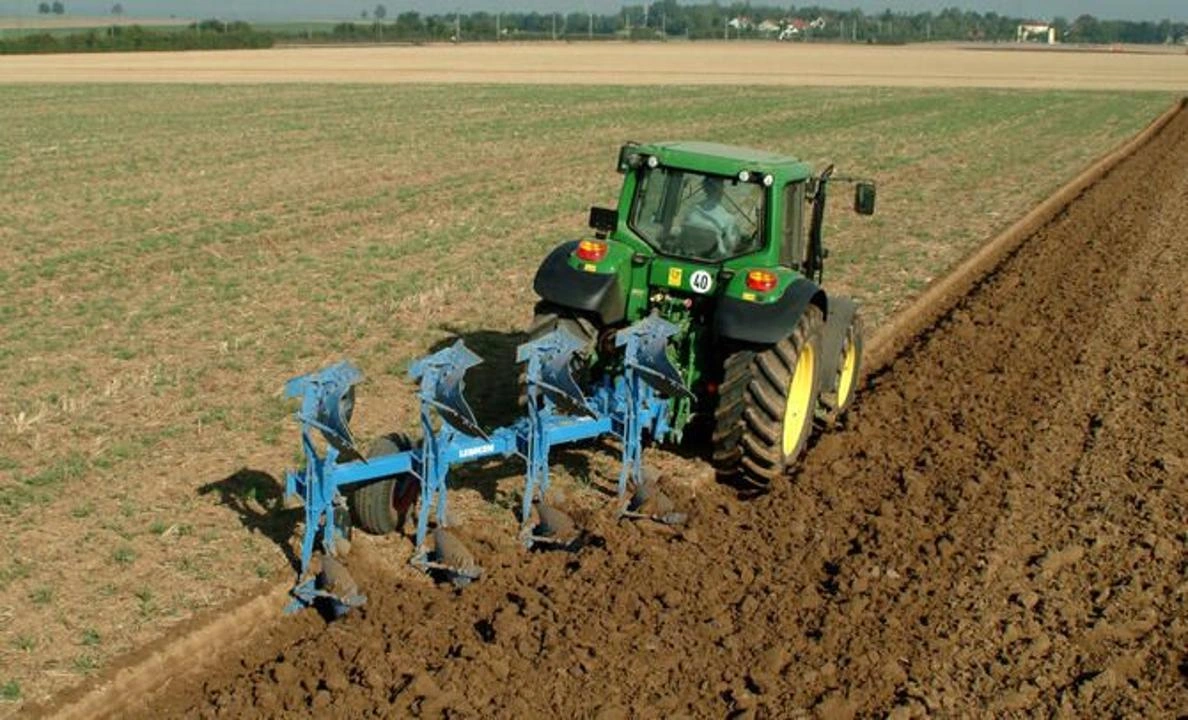 Turkmen Balkan region prepares for autumn sowing campaign and new projects