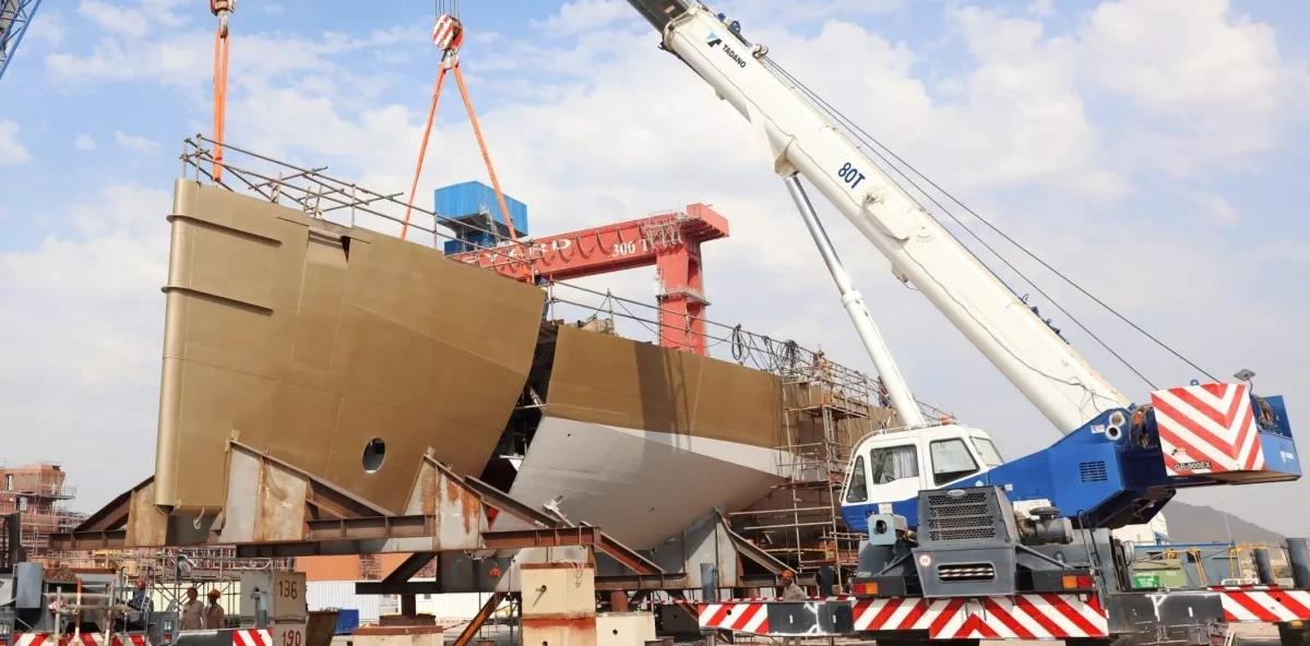 Baku advances construction of mystery vessel resembling Titanic PHOTO