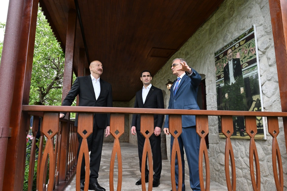 President Ilham Aliyev and President Serdar Berdimuhamedov visit Bulbul's house-museum in Shusha (PHOTO)