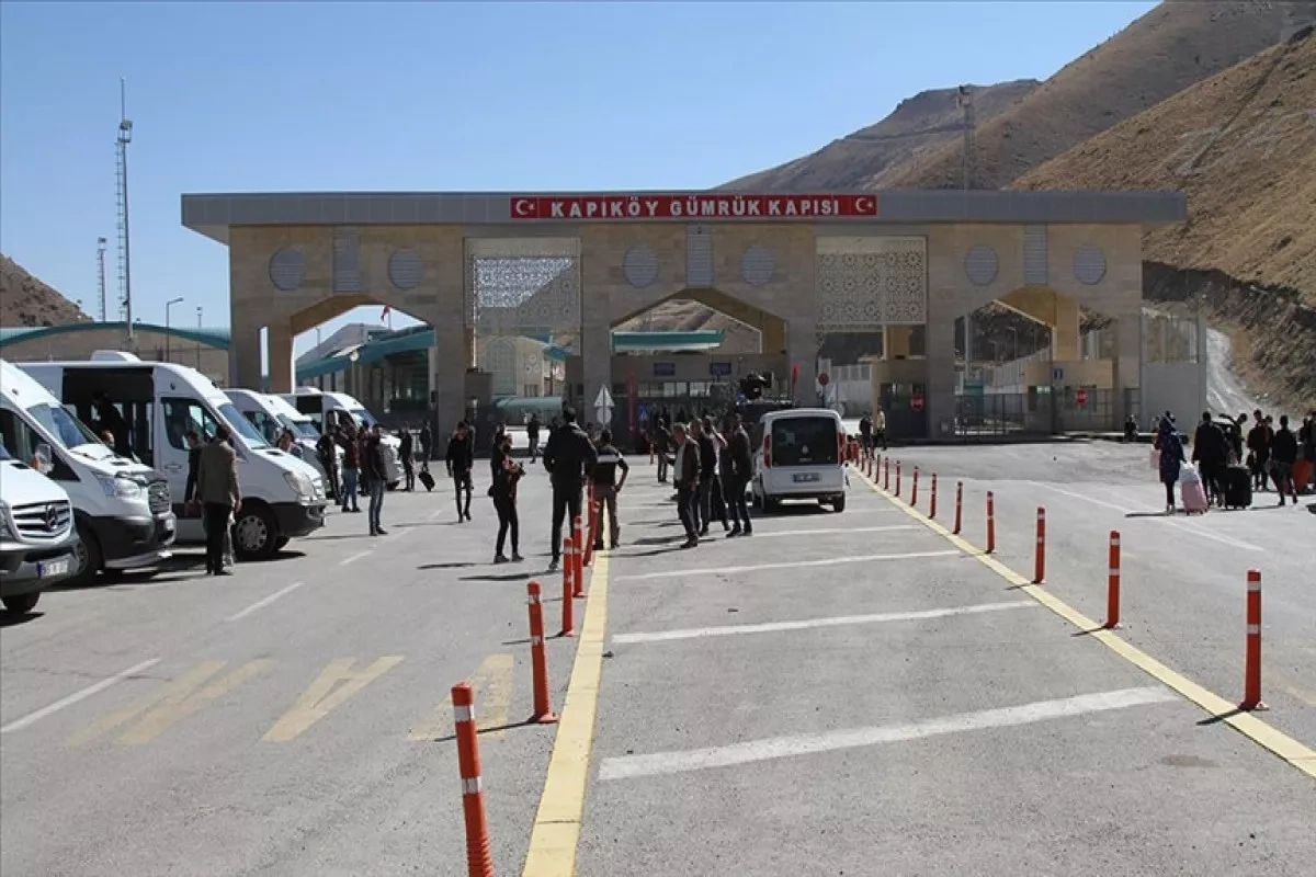 Dozens of Iranians cross into Türkiye amid deadly crackdown on protests