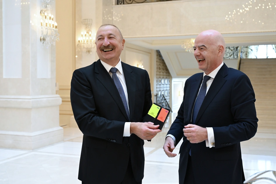 President Ilham Aliyev receives FIFA President (PHOTO)