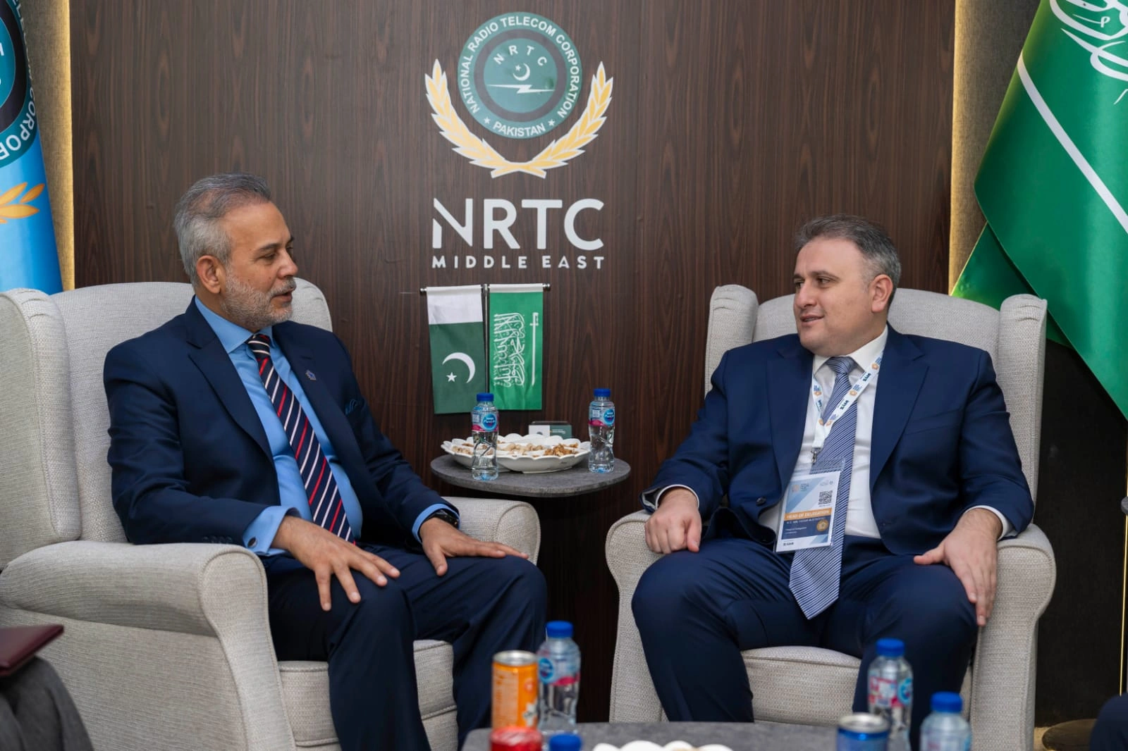 Azerbaijan engages in active discussions at military exhibition in Riyadh (PHOTO)