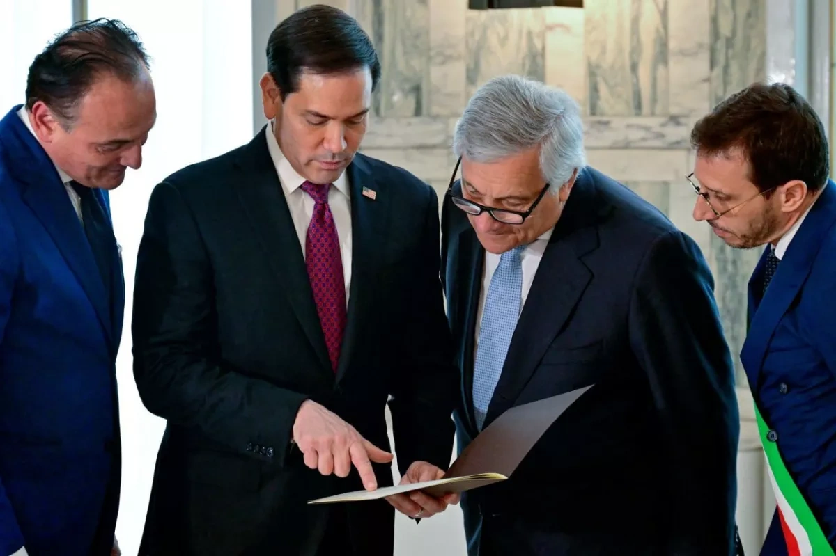 Marco Rubio receives family tree tracing Italian heritage