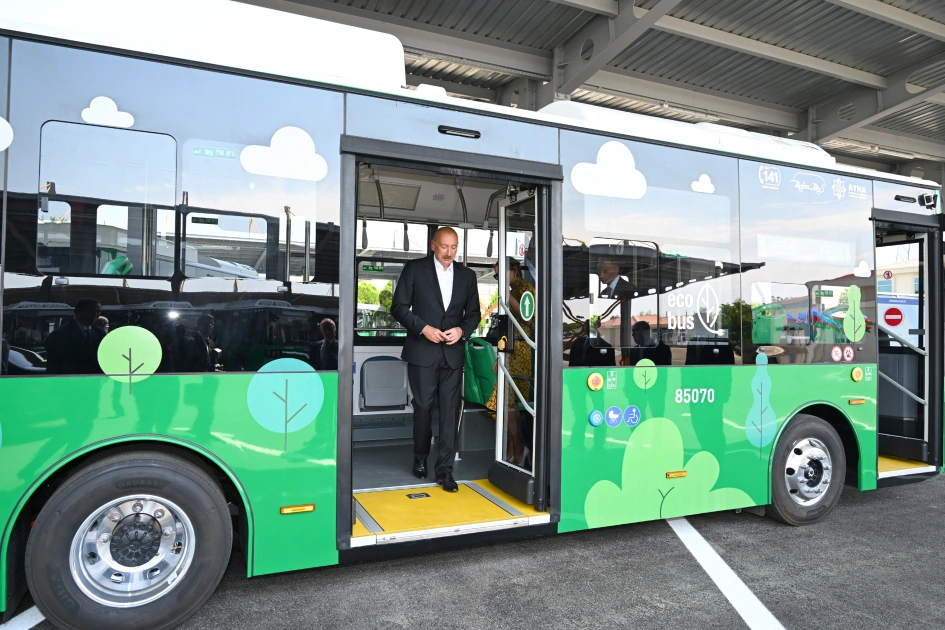 President Ilham Aliyev, First Lady Mehriban Aliyeva view new electric buses and inspect reconstruction progress of railway infrastructure in Nakhchivan (PHOTO)