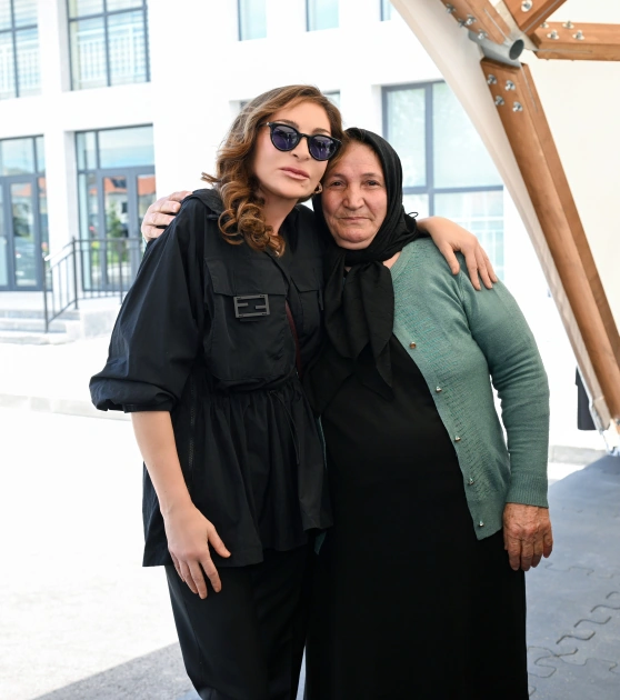 President Ilham Aliyev, First Lady Mehriban Aliyeva meet with residents of Shukurbeyli village of Jabrayil district (PHOTO)