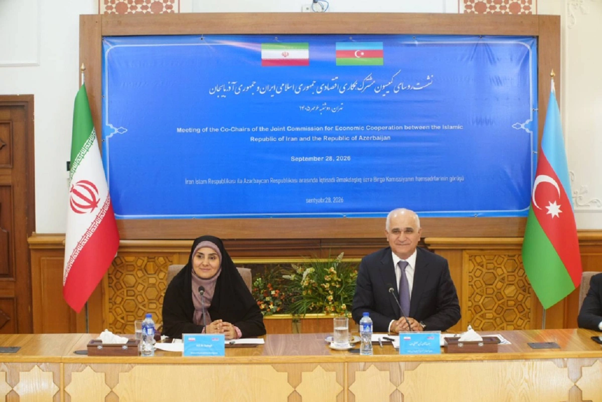 Azerbaijan’s Deputy PM meets with Iranian Minister of Roads and Urban Development