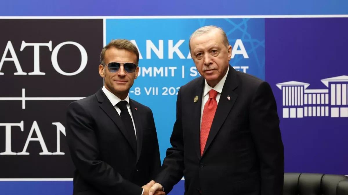 Erdoğan holds talks with Macron and Meloni on sidelines of NATO summit PHOTO