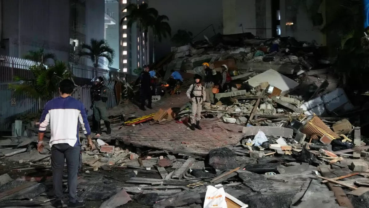 Two major earthquakes rock Venezuela within seconds, killing 32 PHOTO