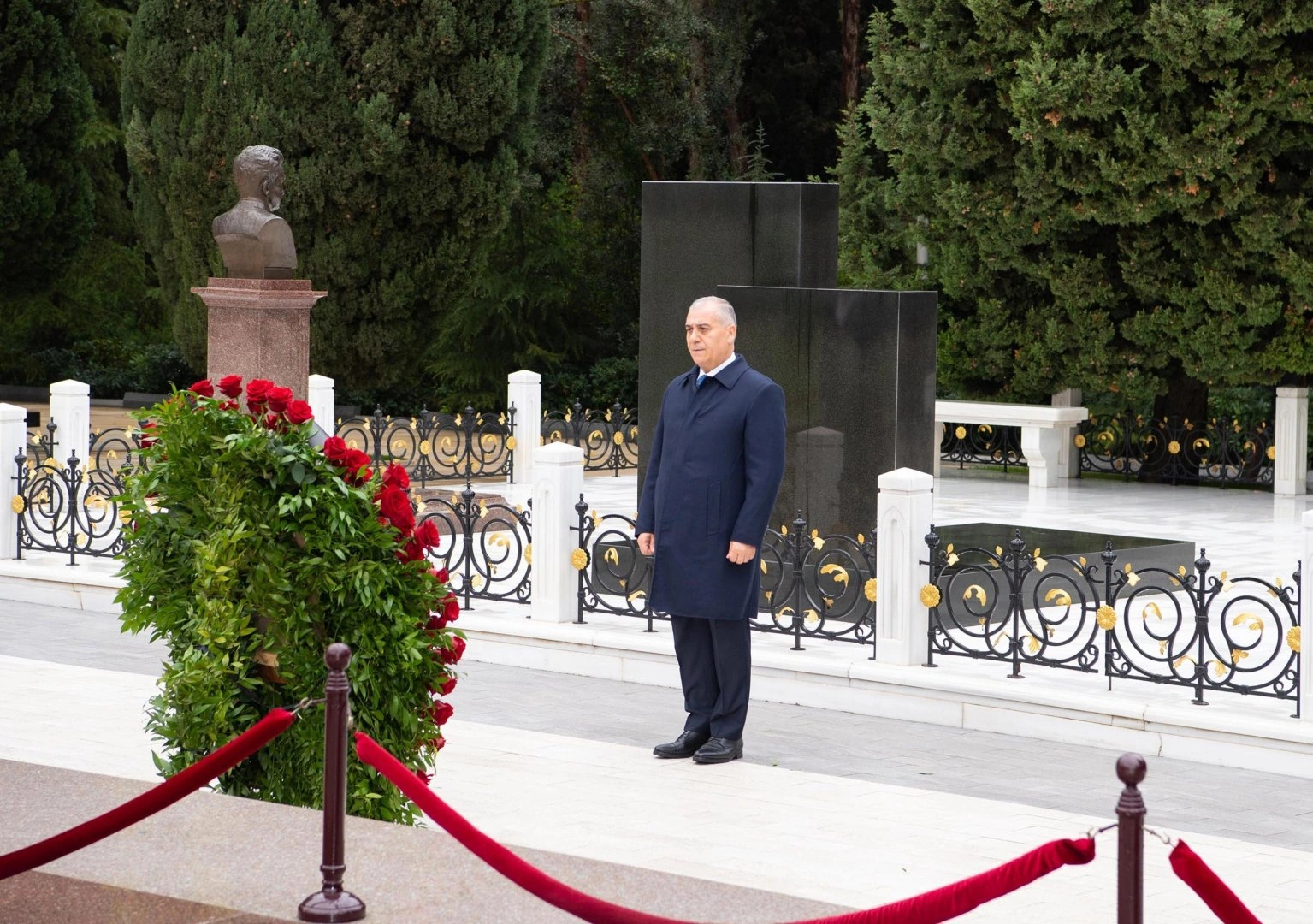 Azerbaijan's State Security Service exalt Great Leader Heydar Aliyev in Alley of Honor (PHOTO/VIDEO)