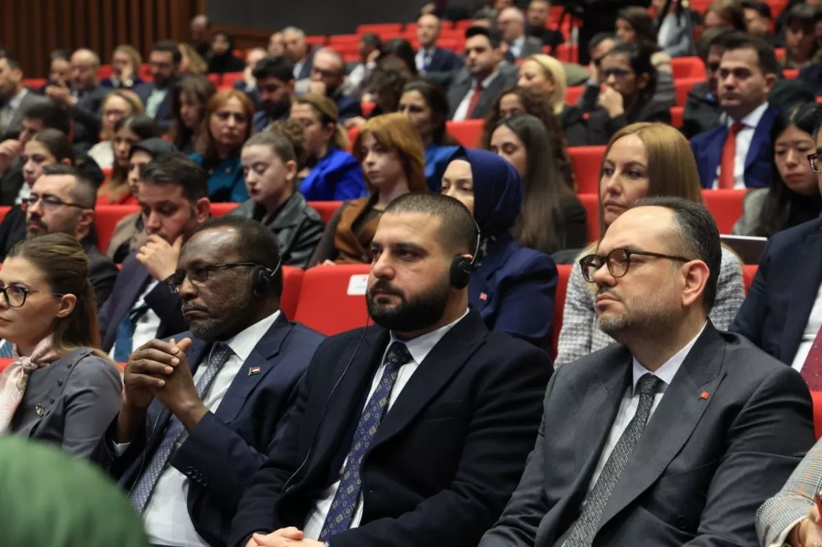 Syrian information minister calls for shift to “peace journalism” in Ankara visit PHOTO