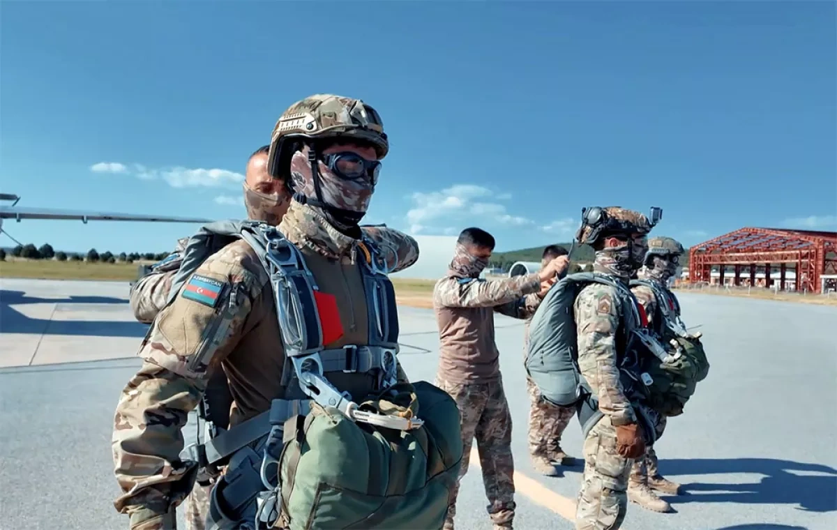 Azerbaijan, Türkiye, and Hungary conduct joint parachute drills at EFES-2026 VIDEO
