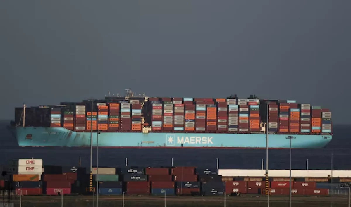 Maersk bypasses Hormuz closure with emergency land routes