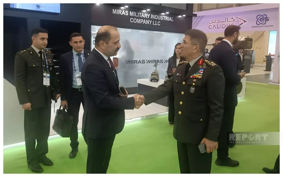 Turkish general Ersay visits Azerbaijan defence stand at SAHA 2026 exhibition
