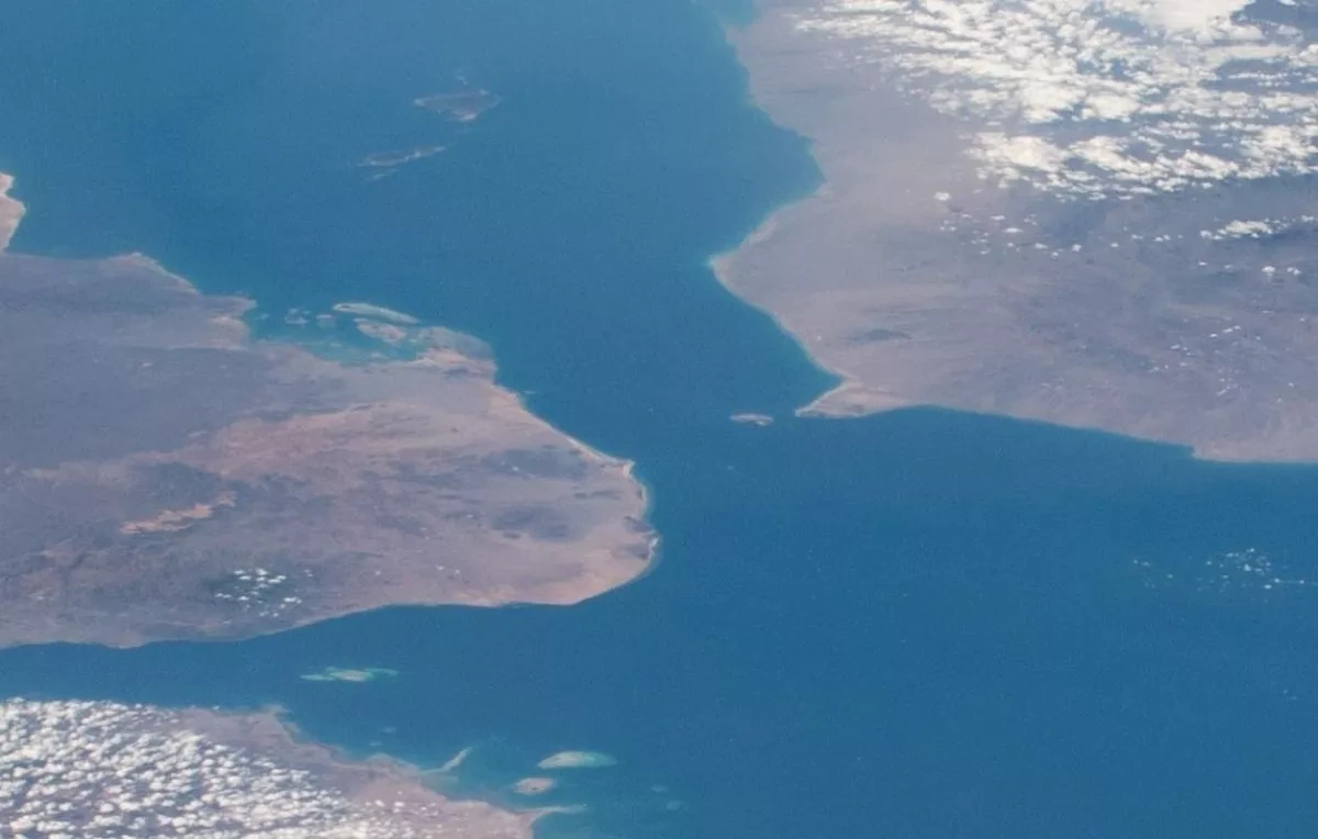 Media: Houthis reach island at Bab el-Mandeb Strait