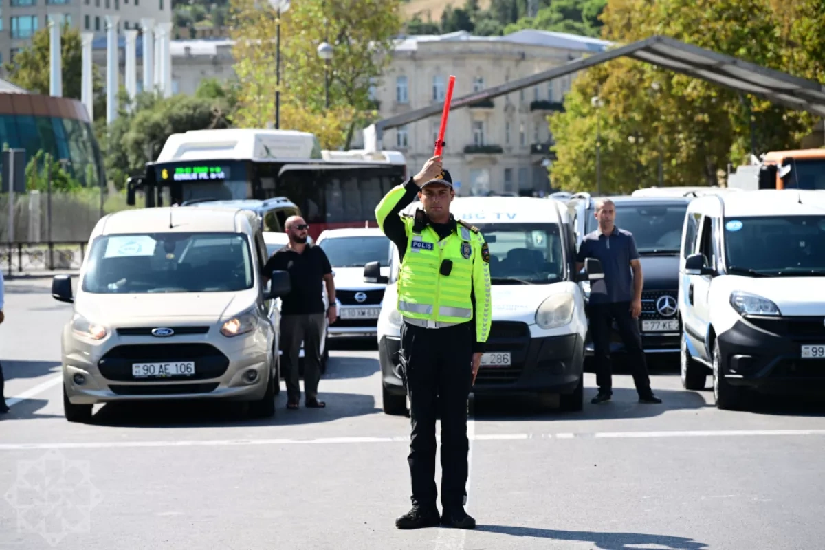 Azerbaijan honors memory of martyrs with minute of silence PHOTO