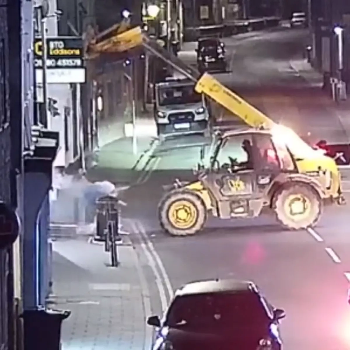 Thieves use telehandler to rip cash machine from UK Bank building PHOTO/VIDEO