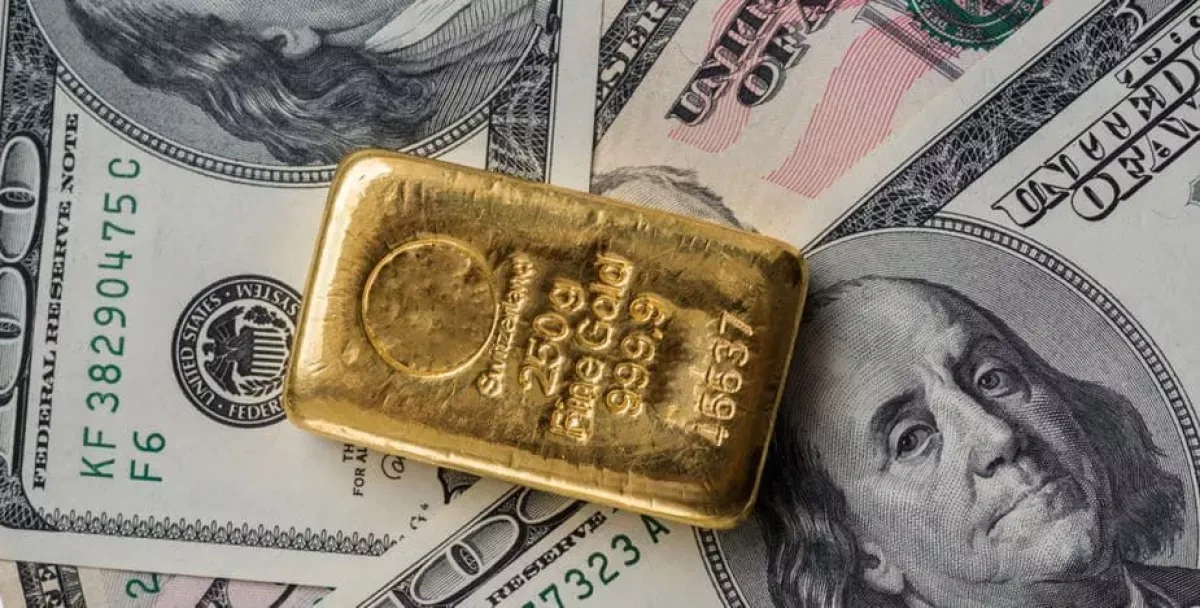 Newspaper: Russia sanctions spur rethink of dollar and gold