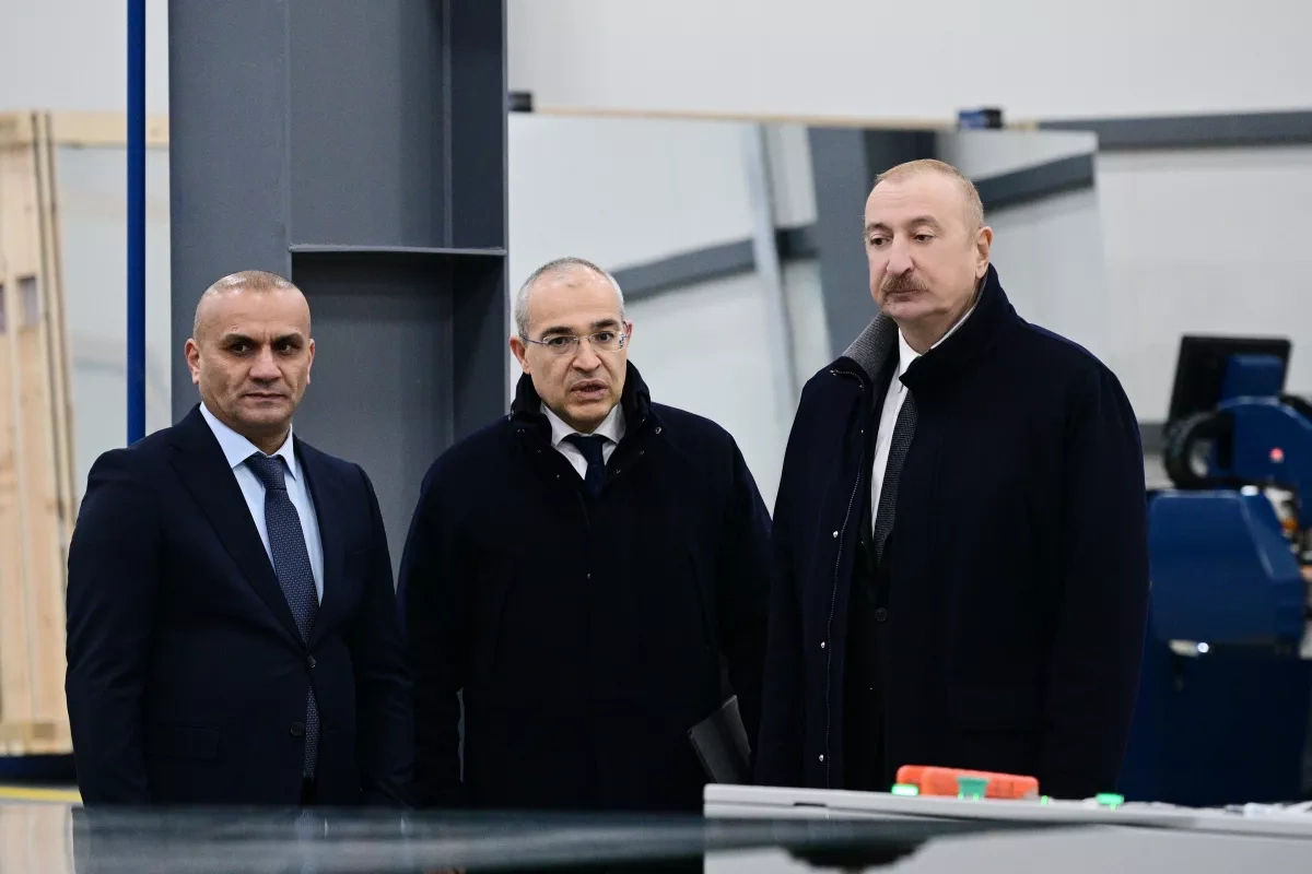 President Ilham Aliyev inaugurates “Azermirror” plant in Sumgayit Industrial Park Photo