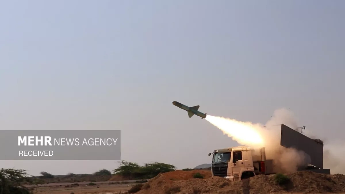 Iran tests new generation missile systems during Gulf exercises photo