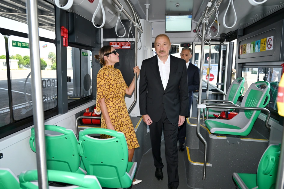President Ilham Aliyev, First Lady Mehriban Aliyeva view new electric buses and inspect reconstruction progress of railway infrastructure in Nakhchivan (PHOTO)