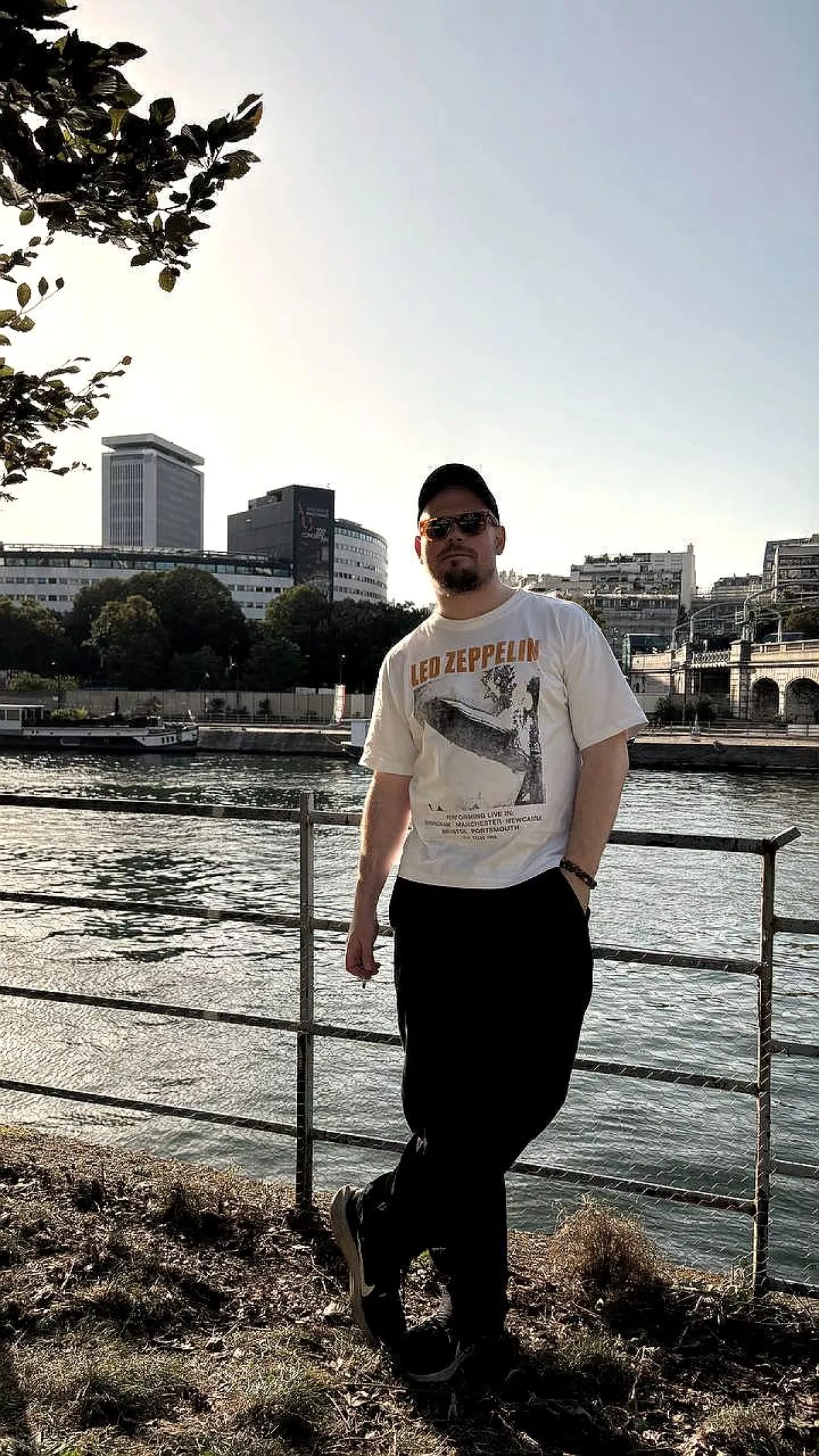 Exiled Russian journalist found dead after fall from apartment in France