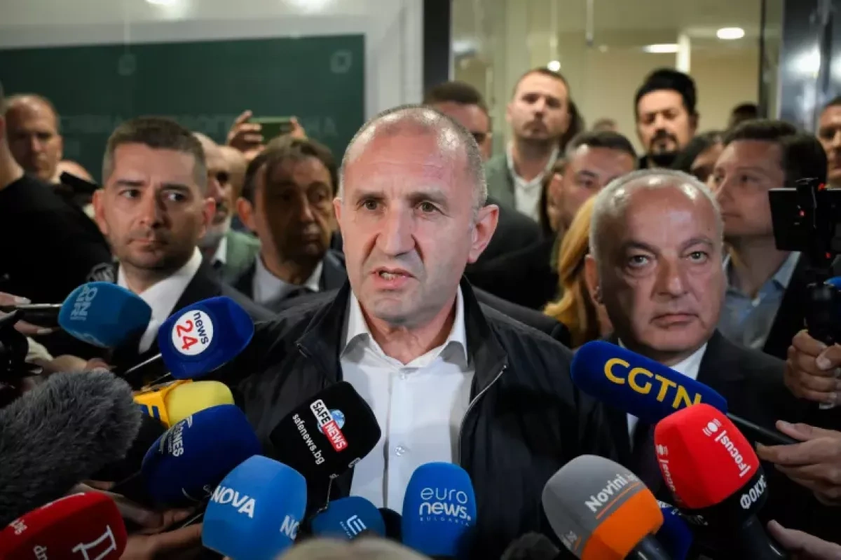 Bulgaria election: Ex-President Radev’s party tops early results PHOTO