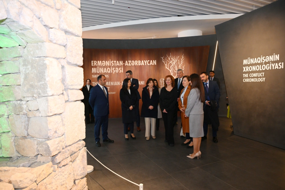 Speaker of Spanish Congress of Deputies visits Victory Park in Azerbaijan's Baku (PHOTO)