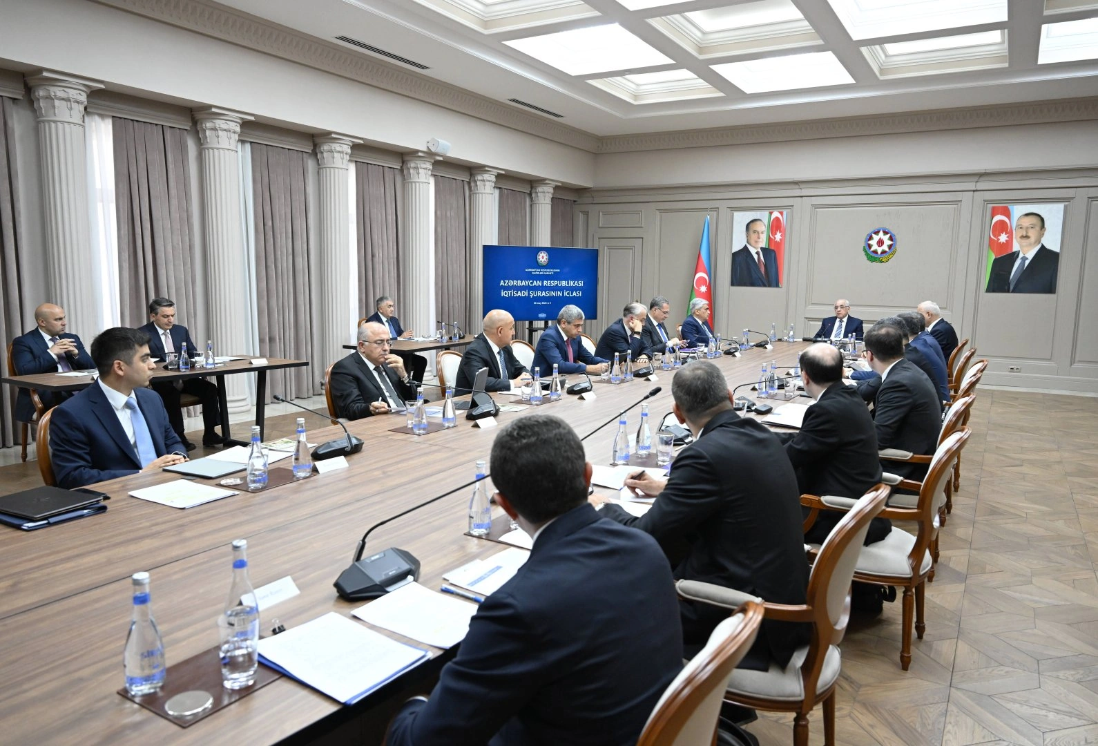 Azerbaijan’s Economic Council discusses development of tourism sector (PHOTO)
