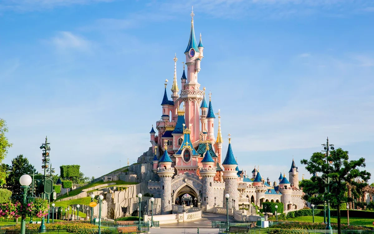 Millions for security spent on Disneyland trip Scandalous expenditure revealed in Belgium