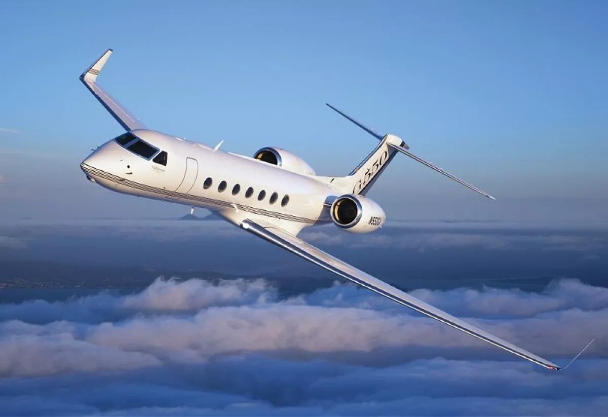 Ultra-rich elite pay up to $350,000 to flee Middle East on private jets